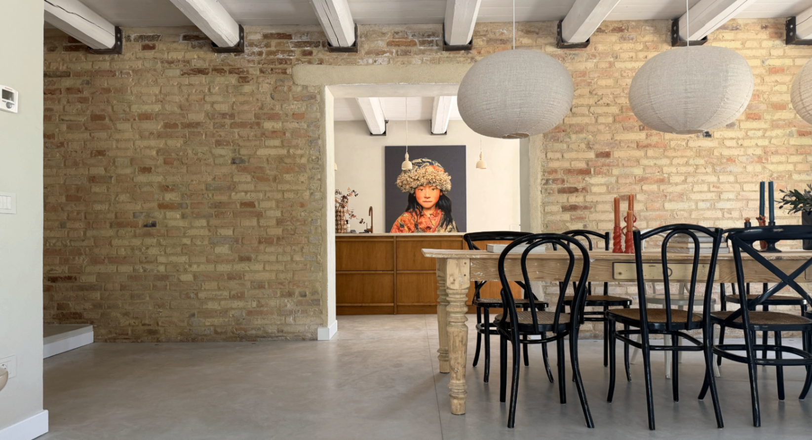 A house shaped by light and texture